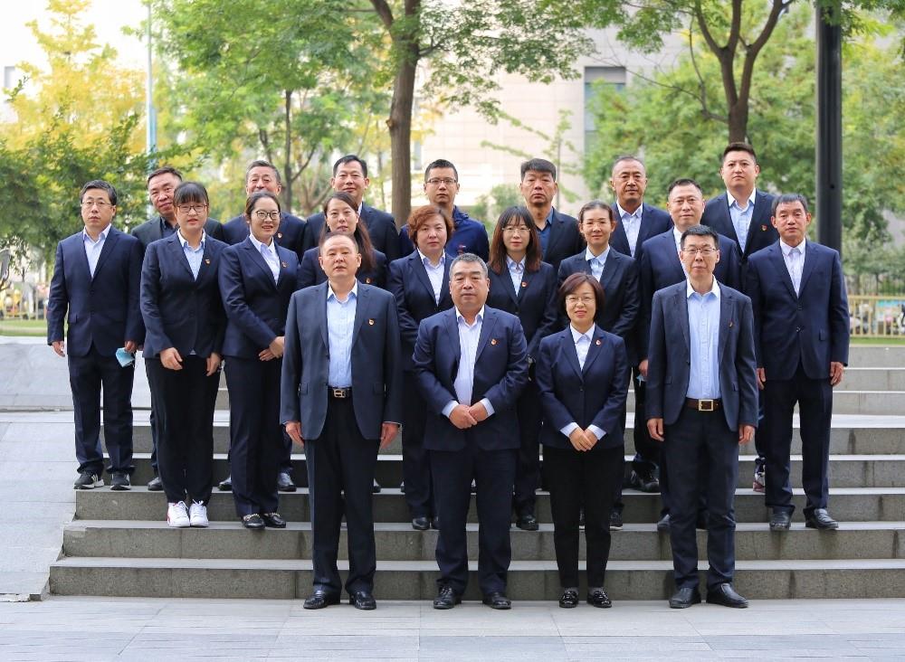 多元團隊凝合力，同舟共濟揚帆起